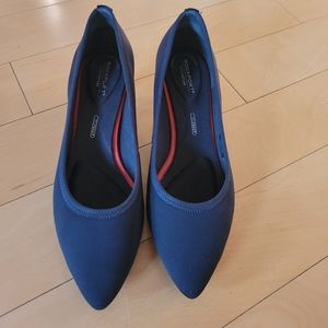 Navy ultra comfortable Rockport shoes